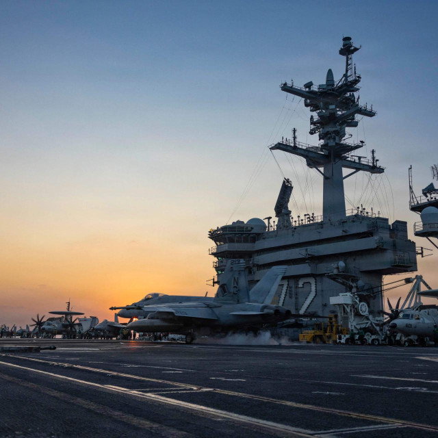 Američki nosač aviona USS Abraham Lincoln (CVN 72)