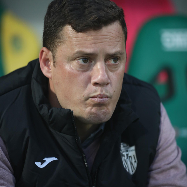 Oriol Riera forsira mlade igrače