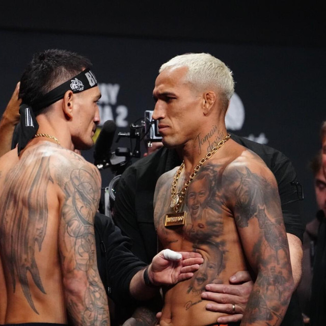 Max Holloway (lijevo) vs. Charles Oliveira (desno)