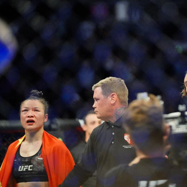 Zhang Weili (lijevo) i Joanna Jedrzejczyk (desno)