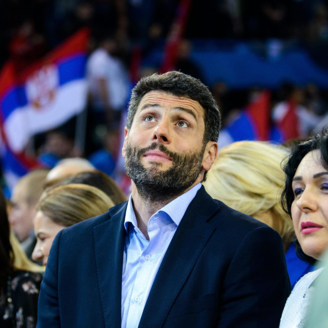 Aleksandar Šapić, gradonačelnik Beograda i gazda VK Novi Beograd koji je u 3 mjeseca smijenio 2 trenera, doveo trećeg, ali momčad s klupe vodi... on!