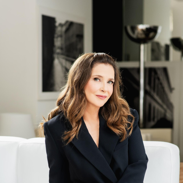 „Mislim da je ulaganje u zdravlje, kvalitetnu prehranu, ugodan dom i osobni razvoj dugoročno najpametnija investicija”, naglašava glumica