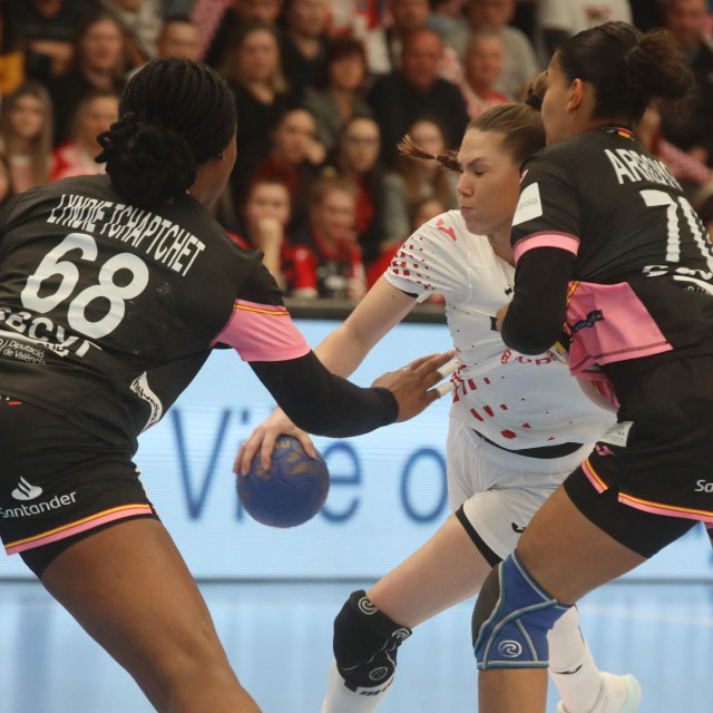 Španjolska sigurno (Tchapchet), Hrvatska malo sporije prema Euru (Milosavljević) 