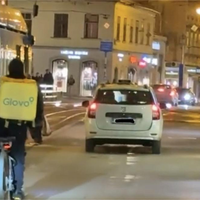 Taksist na nogostupu; Screenshot iz videa