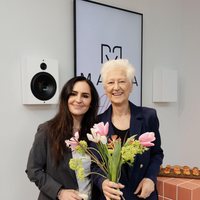 Događaj je organizirala udruga Marra Altrui iza koje stoji Marija Butković čija je misija pružanje edukativne i medicinsko-estetske podrške ženama tijekom i nakon liječenja raka, posebno kroz projekte medicinske mikropigmentacije