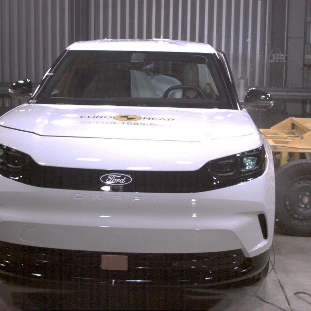Ford, crash test