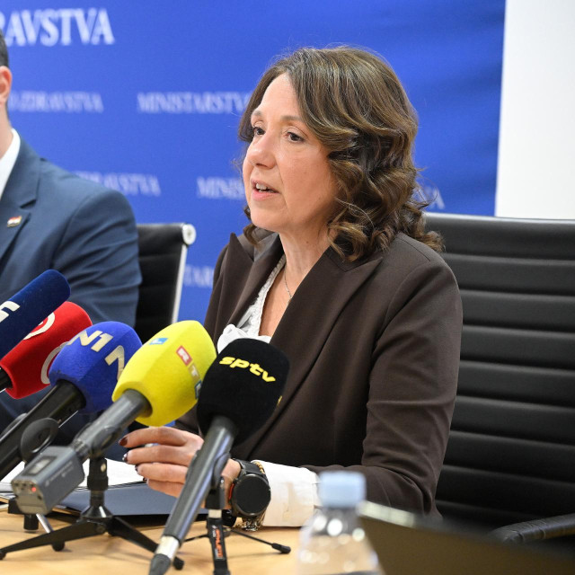 Ministrica zdravstva Irena Hrstić i ministar turizma i sporta Tonči Glavina 