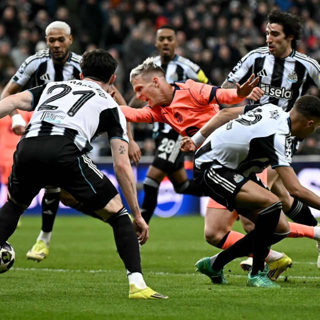 Dani Olmo je ušao s klupe i izborio kazneni udarac koji je Lamine Yamal pretvorio u gol za remi