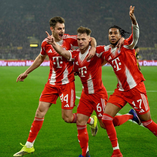 Joshua Kimmich slavi sa suigračima