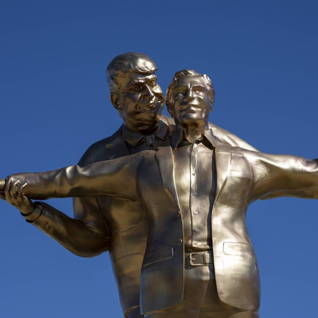 ”King of the World”, kip Donalda Trumpa i Jeffreyja Epsteina