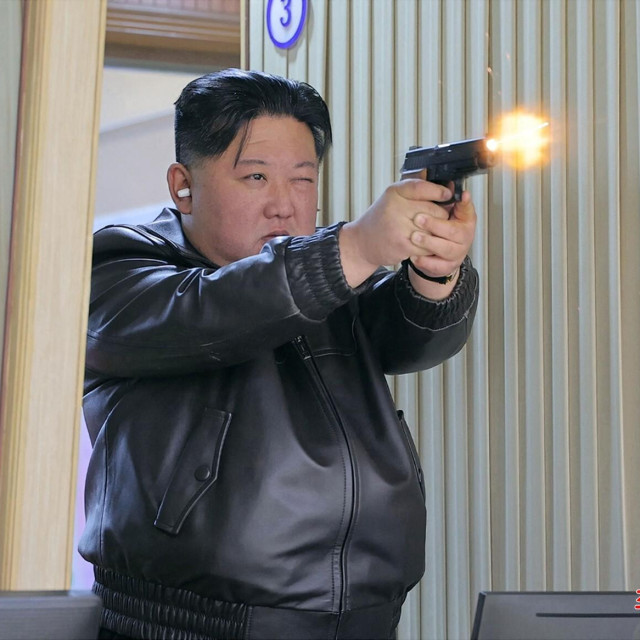 Kim Jong Un u posjetu tvornici vatrenog oružja