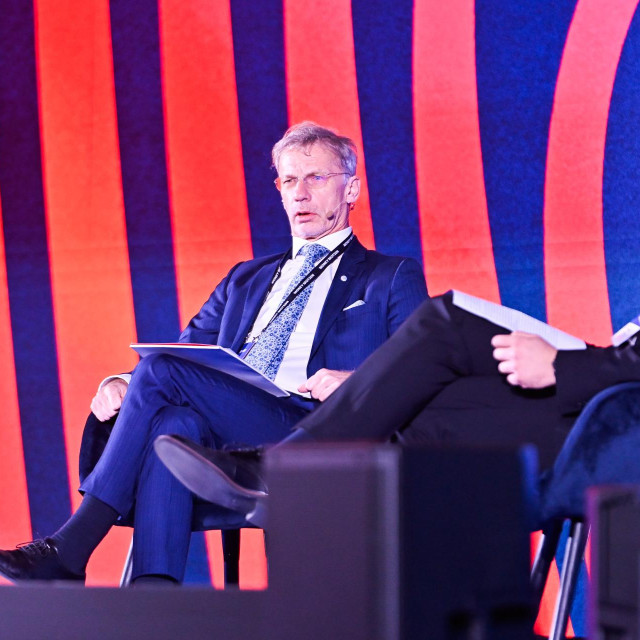 Boris Vujcic, Hrvoje Krešić