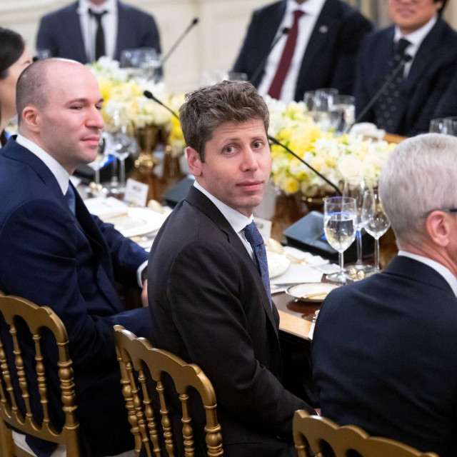 Sam Altman i Tim Cook