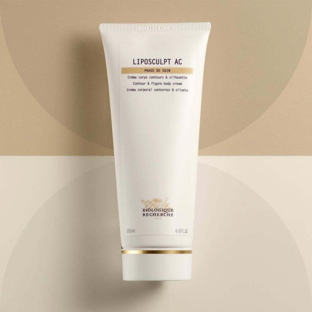 Jedinstvena kombinacija lipolitičkih i drenažnih aktivnih sastojaka potiče razbijanje masnih naslaga