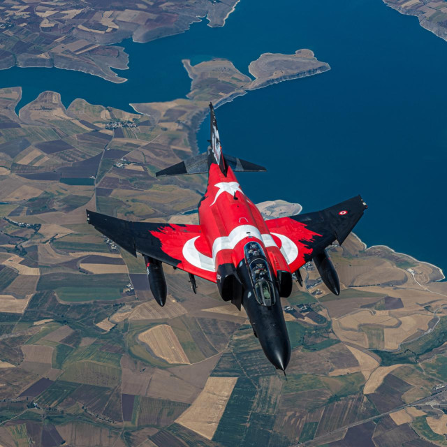 Turski avion leti blizu baze Incirlik