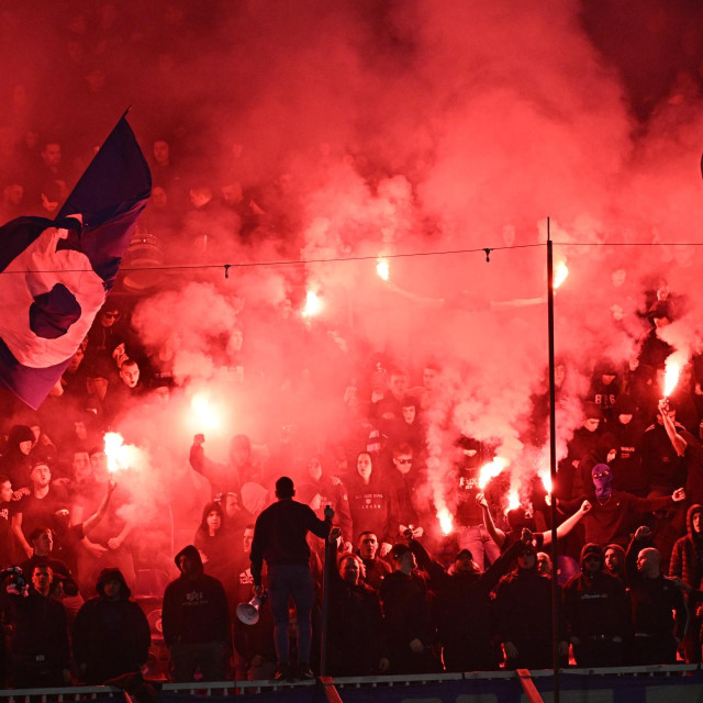 Oko deset tisuća navijača Dinama privukla je na Maksimir utakmica sa Slavenom Belupom
