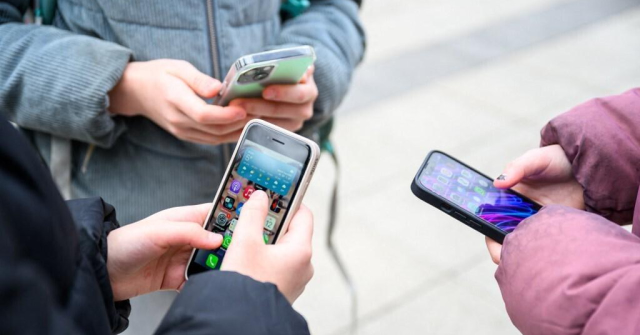 Stručnjaci poručuju: ‘Ako djeci zabranite mobitel, nećete dobiti željene rezultate. Trebate drugačiji pristup‘