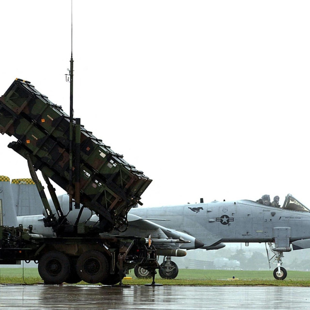 Američki avion kraj sustava Patriot