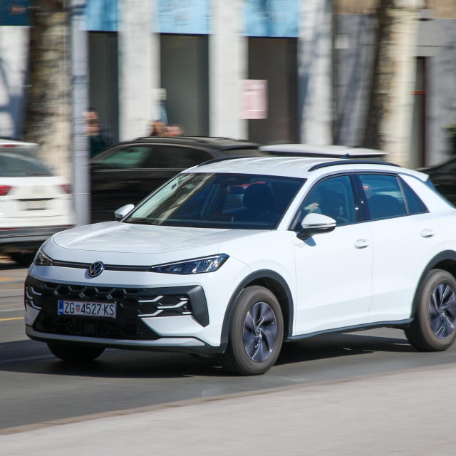 Volkswagen T-Roc 1.5 eTSI DSG Trend