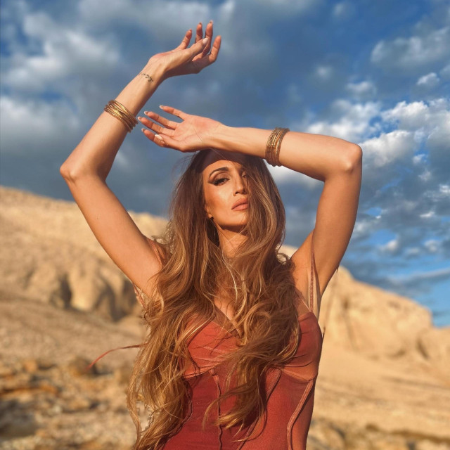 Nika Antolos, Feminnem