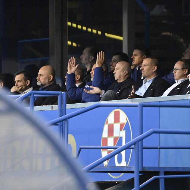 Dinamov predsjednik Zvonimir Boban pokazuje nezadovoljstvo tijekom utakmice protiv Slaven Belupa