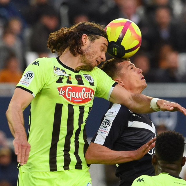 Mateo Pavlović u dresu Angersa 2019. godine 
