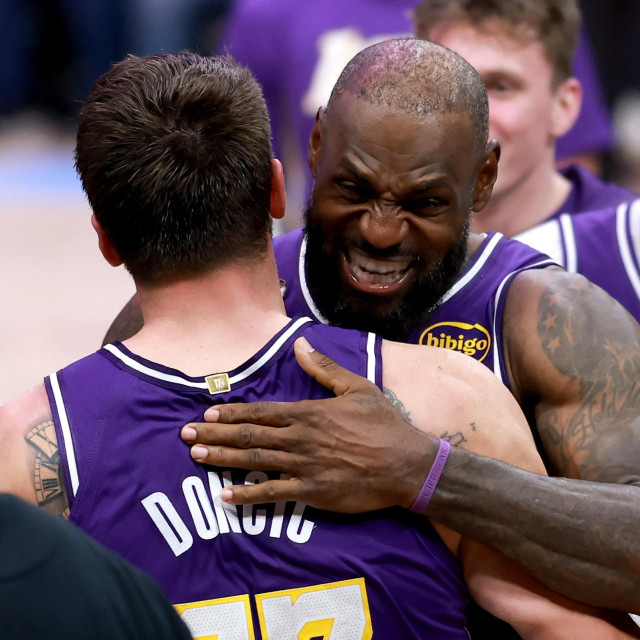 Luka Dončić i LeBron James su iskombinirali 70 poena za pobjedu Lakersa u Houstonu