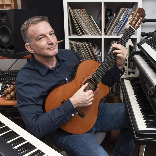 Kao nevjerojatno plodan autor s impresivnim brojem suradnji, opet iznenađuje i sebe i druge. Naime, posljednjih godinu dana radio je na projektu ‘Dussanova‘, a riječ je o, kako kaže, njegovom životnom projektu