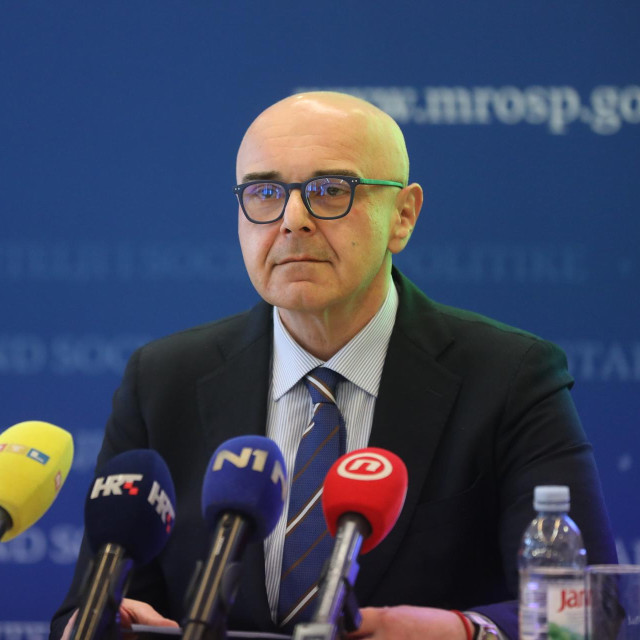 Ministar rada, mirovinskoga sustava, obitelji i socijalne politike Alen Ružić