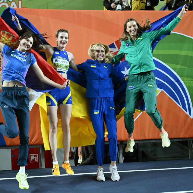 Četiri sretne osvajačice medalja: Angelina Topić, Jatoslava Mahučih, Juliija Levčenko i Nicola Olyslagers