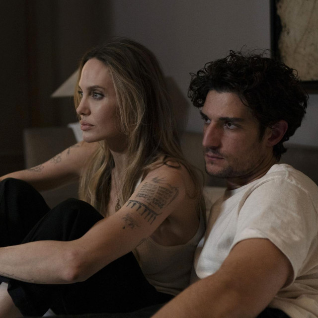 Angelina Jolie i Louis Garrel

Couture