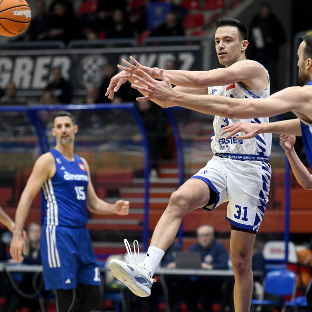 Žan Mark Šiško je treću utakmicu zaredom bio na dvoznamenkastom broju asistencija
