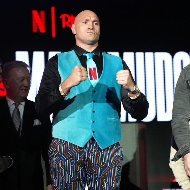 Tyson Fury (lijevo) i Arslanbek Mahmudov