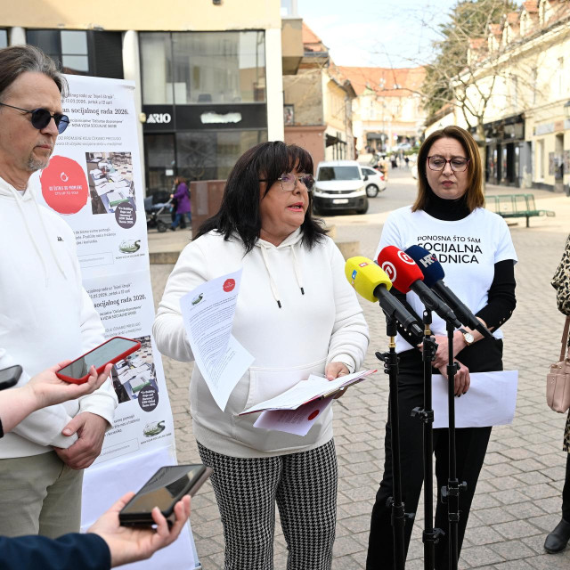 Nino Žganec, Nela Pamuković i Marina Bulinović iz udruge NovisS