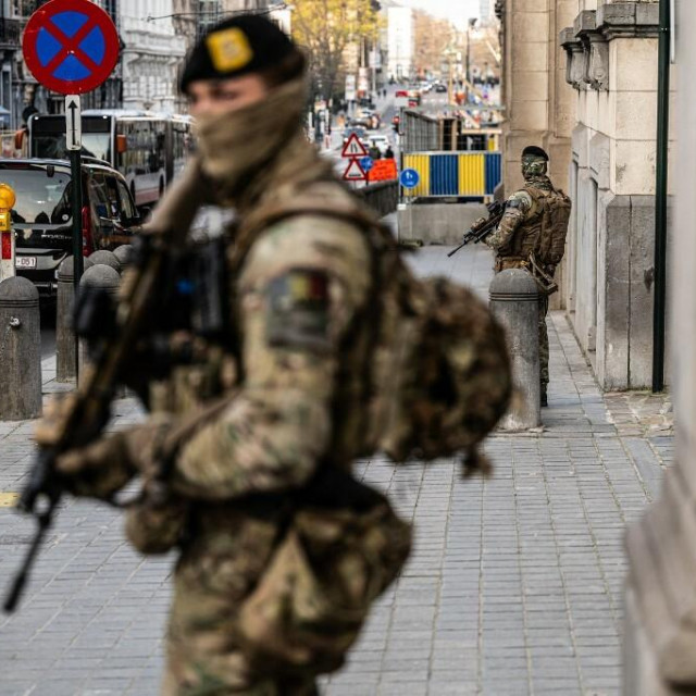 Belgijski vojnici već su prisutni u Bruxellesu i Antwerpenu, dok se očekuje šire raspoređivanje i u Liègeu