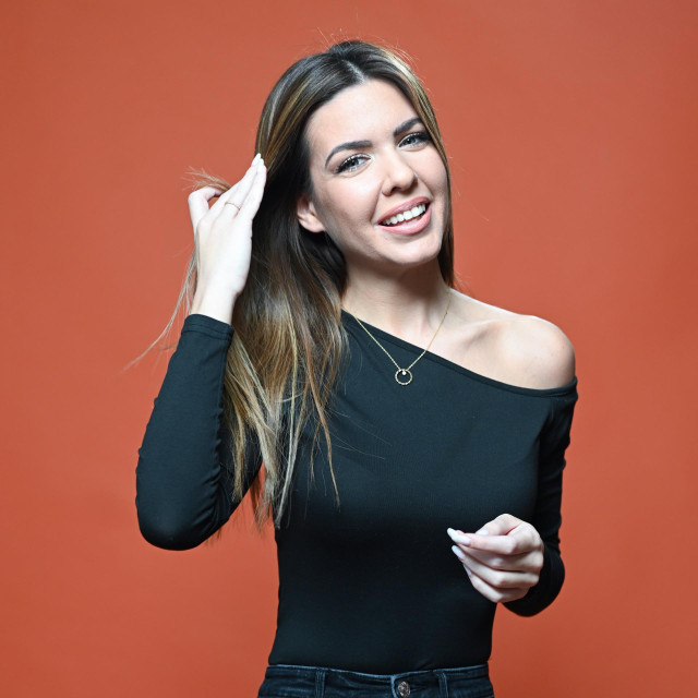 „Sjećam se da je moja košara uvijek trebala biti lijepo složena, čak sam i jaja slagala po bojama da dobro izgledaju jedno pored drugog. Kada bih se vratila s mise, svi bismo zajedno jeli”, prisjetila se Uskrsa iz djetinjstva