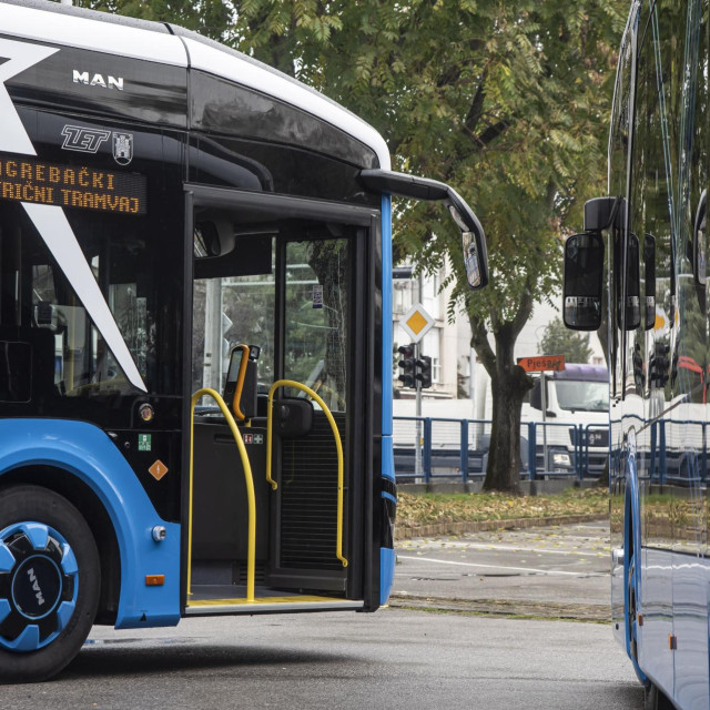 Niskopodni autobus na električni pogon
