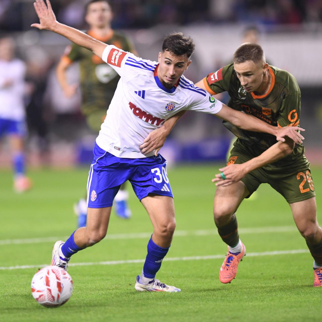 Iker Almena (Hajduk) vs. Luka Jelenić (Osijek)