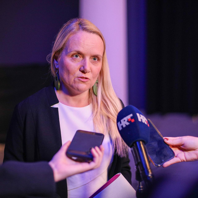 Valentina Andrašek, Autonomna ženska kuća Zagreb