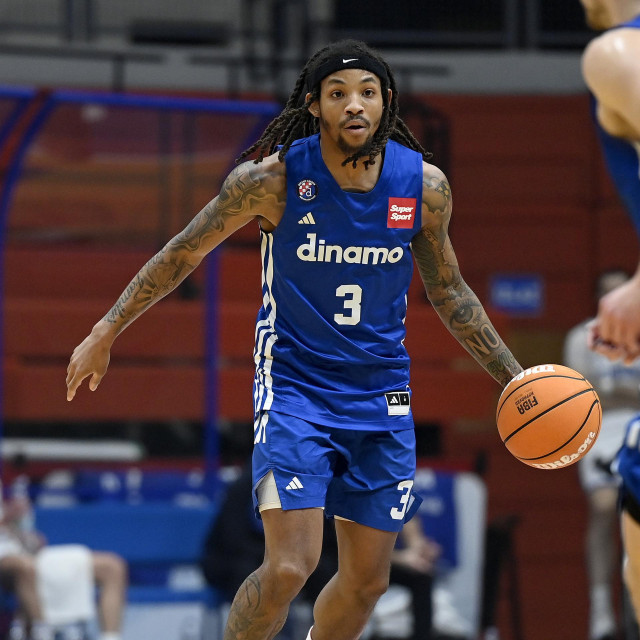 Amerikanac Delonnie Hunt tricom sa sirenom Dinamo doveo na minus dva u prvoj utakmici četvrtfinala ENBL-a