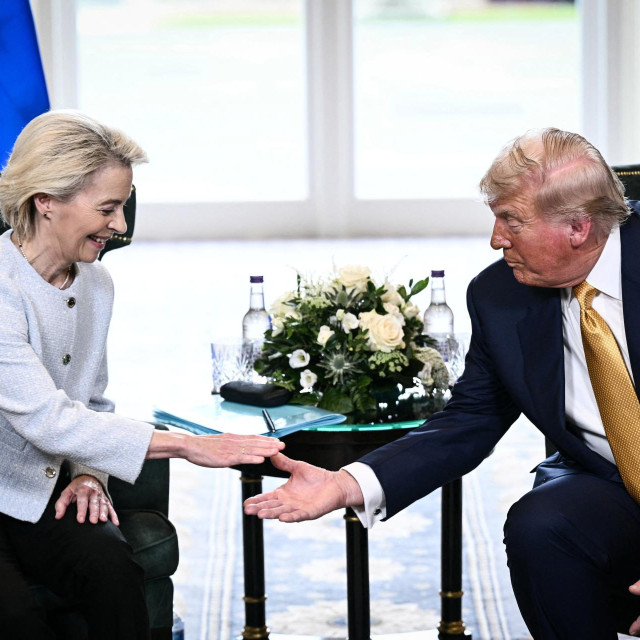 Predsjednica Europske komisije Ursula von der Leyen i američki predsjednik Donald Trump (arhivska fotografija)