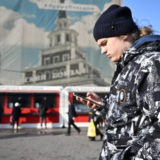 Korisnik mobilnog interneta u Moskvi