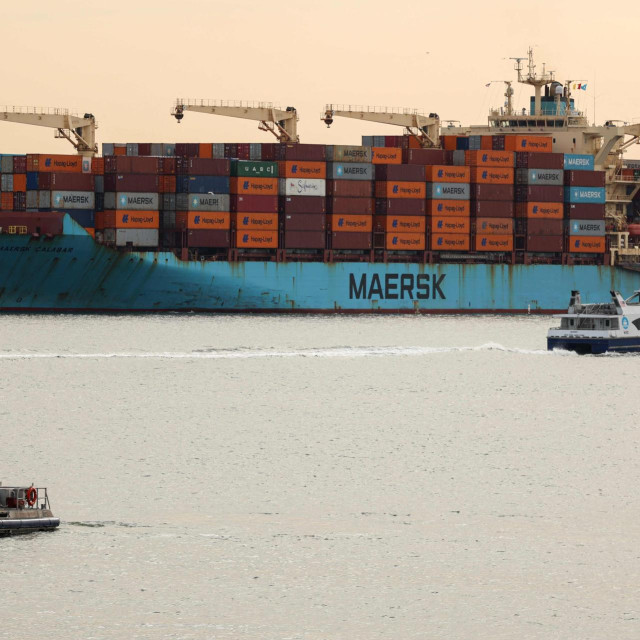 Maerskov teretni brod u zaljevu New York 