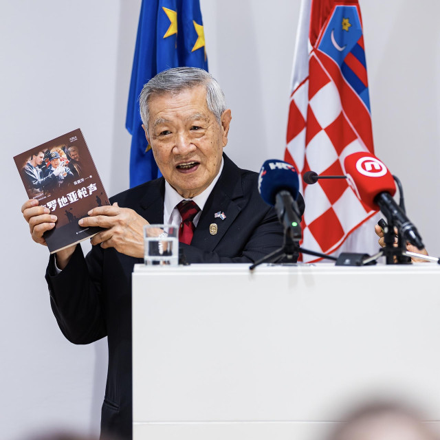  Henry C. Lee tijekom promocije knjige “Pucanj u Hrvatskoj”

 
