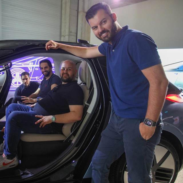 Čelni ljudi Vernea Marko Pejković, Adriano Mudri i Mate Rimac s novinarom Jutarnjeg