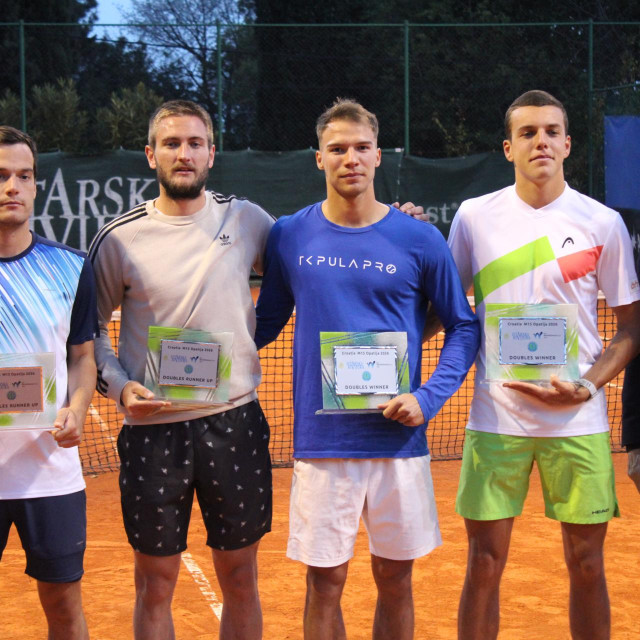 Finalisti i pobjednici parova i direktor turnira Branimir Horvat