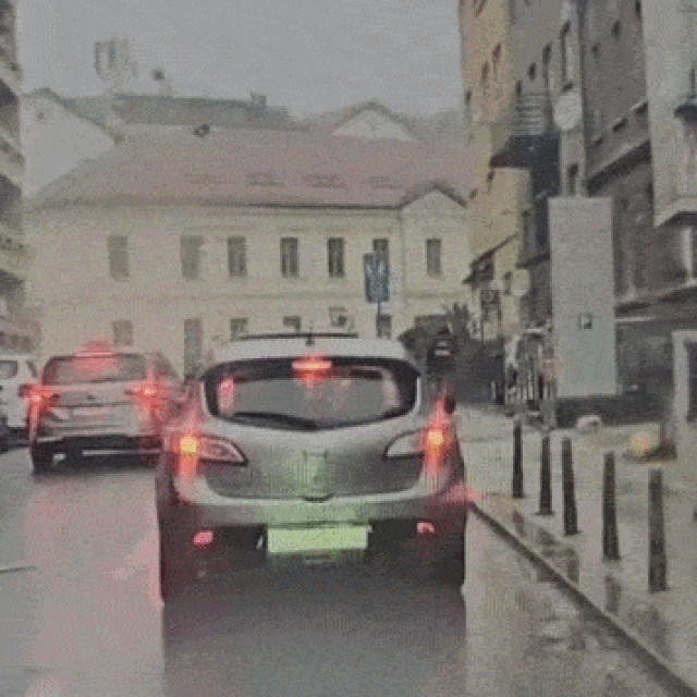 Zbog nevremena je odletjela ograda u blizini rotora u Vinogradskoj