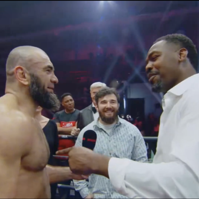 Vagab Vagabov (lijevo) I Jon Jones (desno| IBA Bare Knuckle