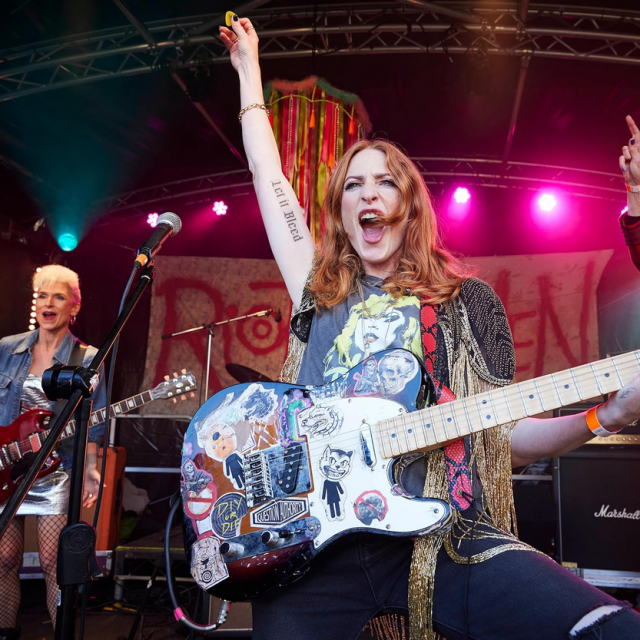 Riot Women autentičan su punk-rock bend