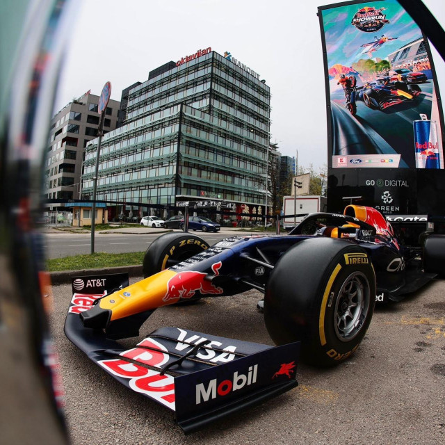 F1 Bolid Red Bull Racinga na ulicama Zagreba